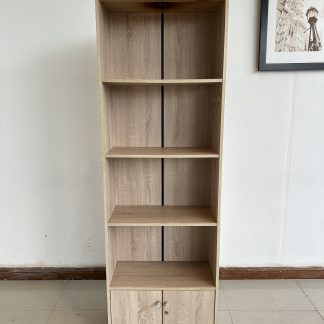 ชั้นโชว์ 2 บานเปิด โครงไม้ MDF สีน้ำตาลลายไม้