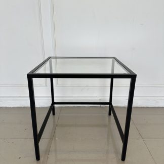 โต๊ะข้าง ท็อปกระจก โครงเหล็กสีดำ
