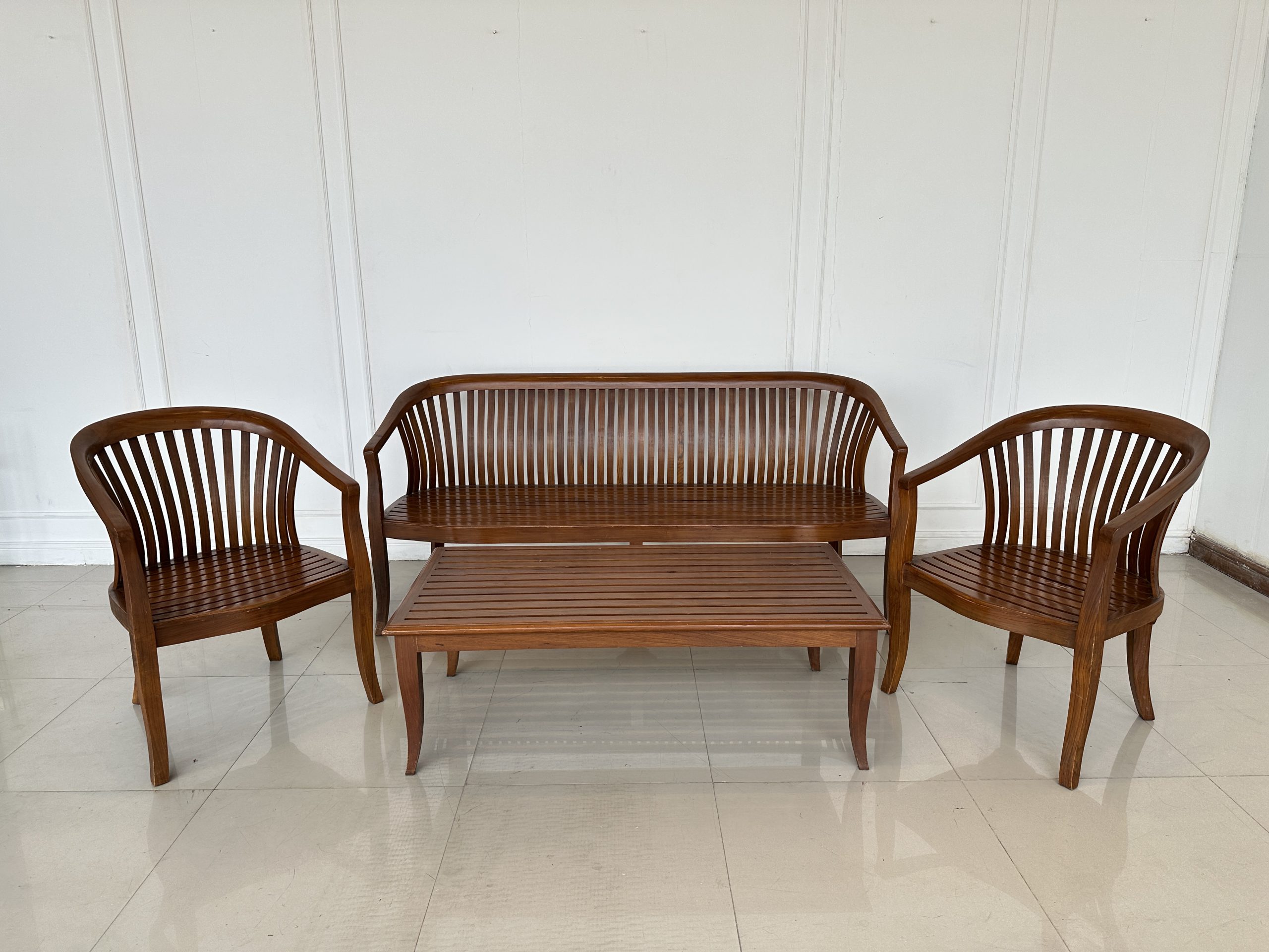 ชุดรับแขกไม้สัก เบาะและพิงหลังตีระแนง สีน้ำตาล ชุดรับแขกไม้สัก เบาะและพิงหลังตีระแนง สีน้ำตาล