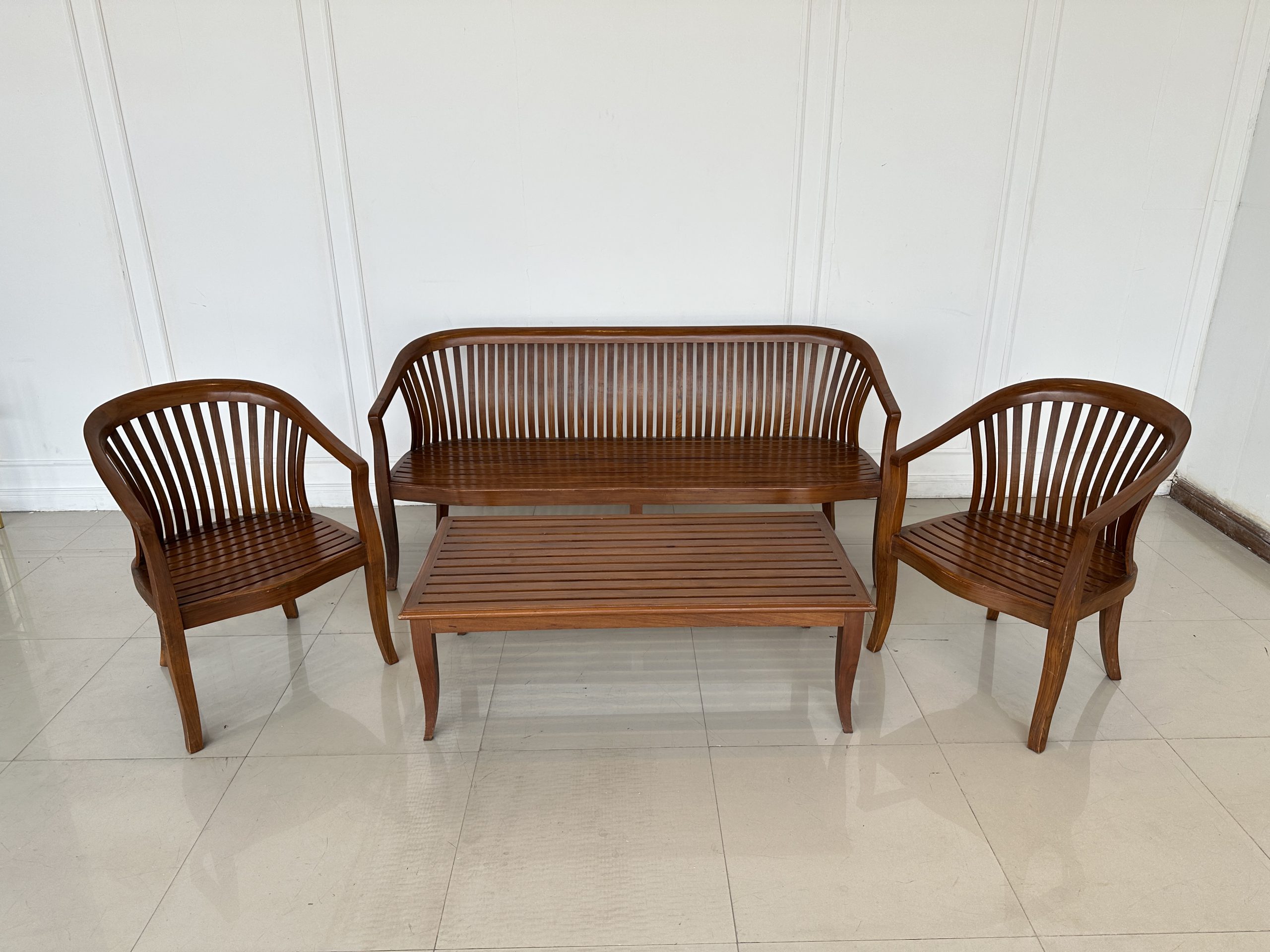 ชุดรับแขกไม้สัก เบาะและพิงหลังตีระแนง สีน้ำตาล ชุดรับแขกไม้สัก เบาะและพิงหลังตีระแนง สีน้ำตาล