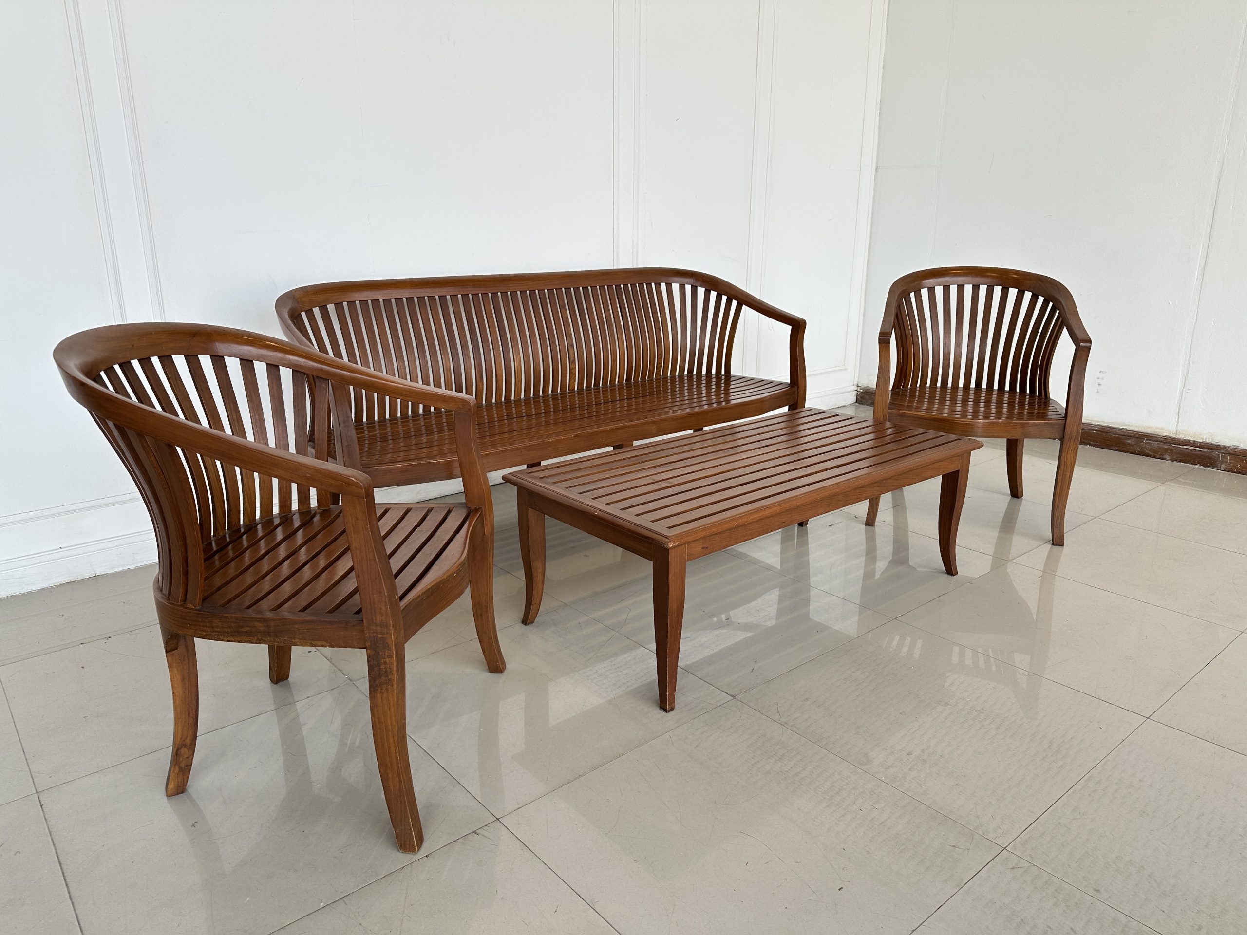 ชุดรับแขกไม้สัก เบาะและพิงหลังตีระแนง สีน้ำตาล ชุดรับแขกไม้สัก เบาะและพิงหลังตีระแนง สีน้ำตาล