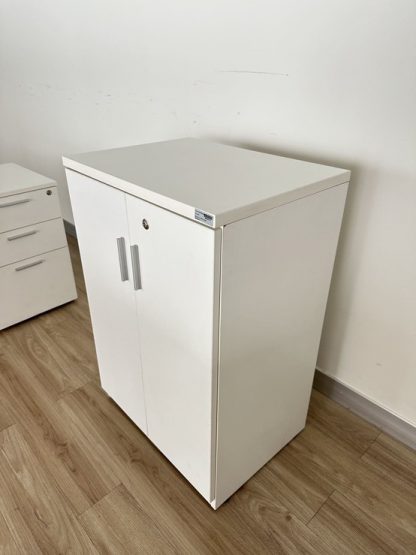 ตู้เก็บเอกสาร 2 บานเปิด 2 ชั้นวาง โครงไม้ MDF สีขาว