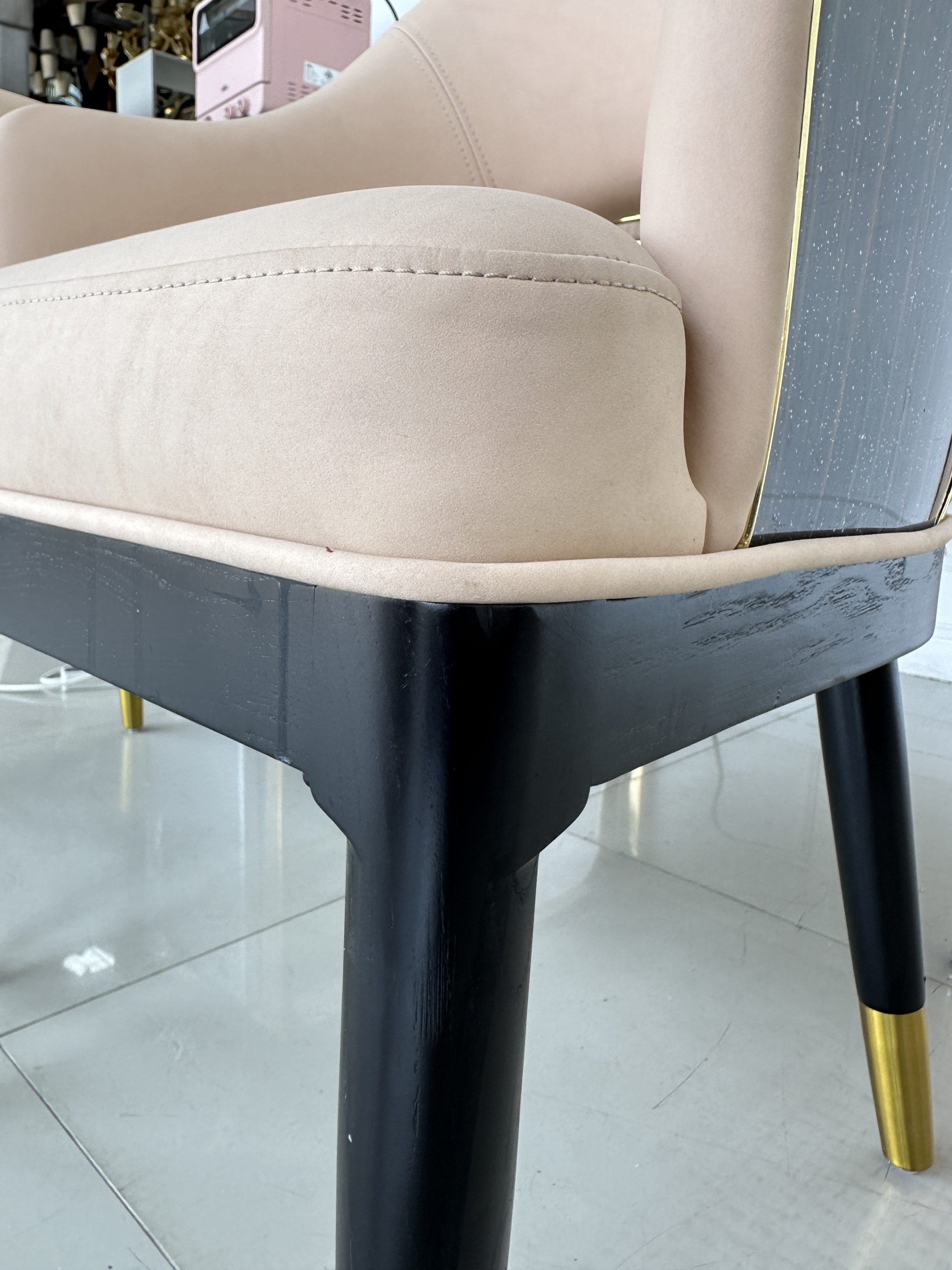 โต๊ะเล่นไพ่นกกระจกไฟฟ้า สับไพ่และแจกอัตโนมัติ 4 ที่นั่ง โต๊ะเล่นไพ่นกกระจกไฟฟ้า สับไพ่และแจกอัตโนมัติ 4 ที่นั่ง