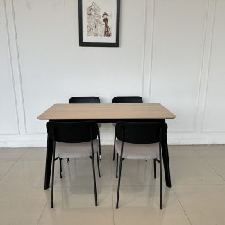 โต๊ะรับประทานอาหารหินอ่อน 8 ที่นั่ง พร้อมเก้าอี้