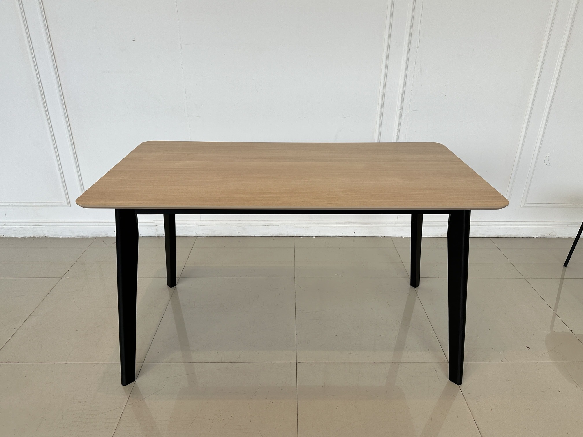 ชุดโต๊ะทานอาหาร 4 ที่นั่ง ท็อปไม้ MDF สีบีช ชุดโต๊ะทานอาหาร 4 ที่นั่ง ท็อปไม้ MDF สีบีช