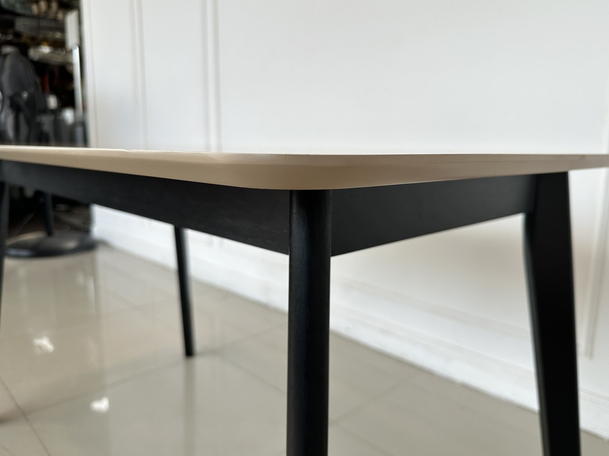 ชุดโต๊ะทานอาหาร 4 ที่นั่ง ท็อปไม้ MDF สีบีช ชุดโต๊ะทานอาหาร 4 ที่นั่ง ท็อปไม้ MDF สีบีช