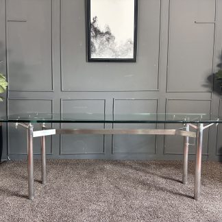 โต๊ะทำงานไม้สนประสาน 2 ลิ้นชัก แผ่นปิดด้านหน้าไม้ MDF สีน้ำตาล