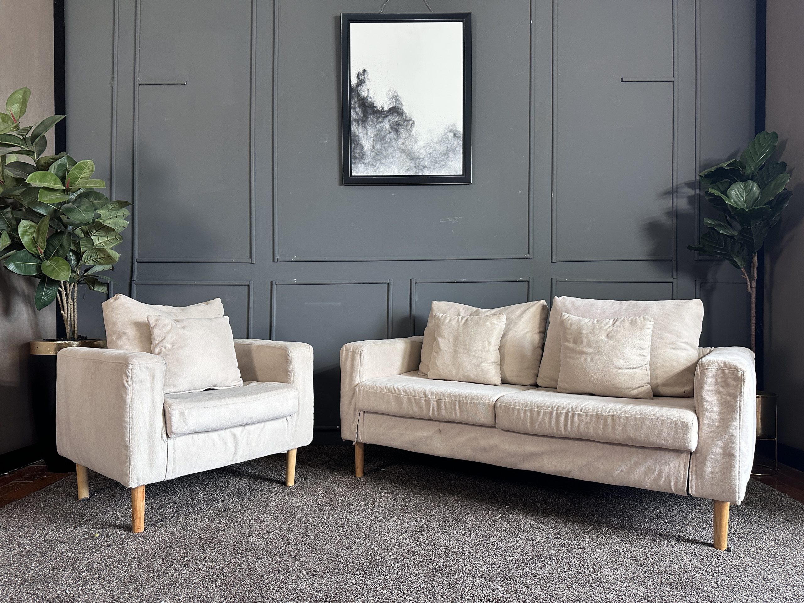 เซตโซฟารับแขก 3 ที่นั่ง เบาะผ้าสีครีม ขาไม้กลึง สไตล์มินิมอล พร้อมหมอนอิงตามภาพ เซตโซฟารับแขก 3 ที่นั่ง เบาะผ้าสีครีม ขาไม้กลึง สไตล์มินิมอล พร้อมหมอนอิงตามภาพ