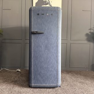 ตู้เย็น บุผ้ายีนส์ทั้งตัว… ตู้เย็น บุผ้ายีนส์ทั้งตัว…