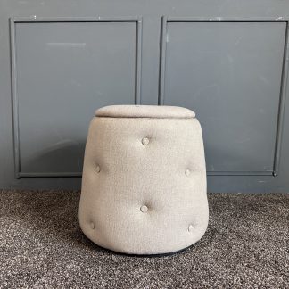 สตูลกลม บุผ้าลินินสีครีมด… สตูลกลม บุผ้าลินินสีครีมด…