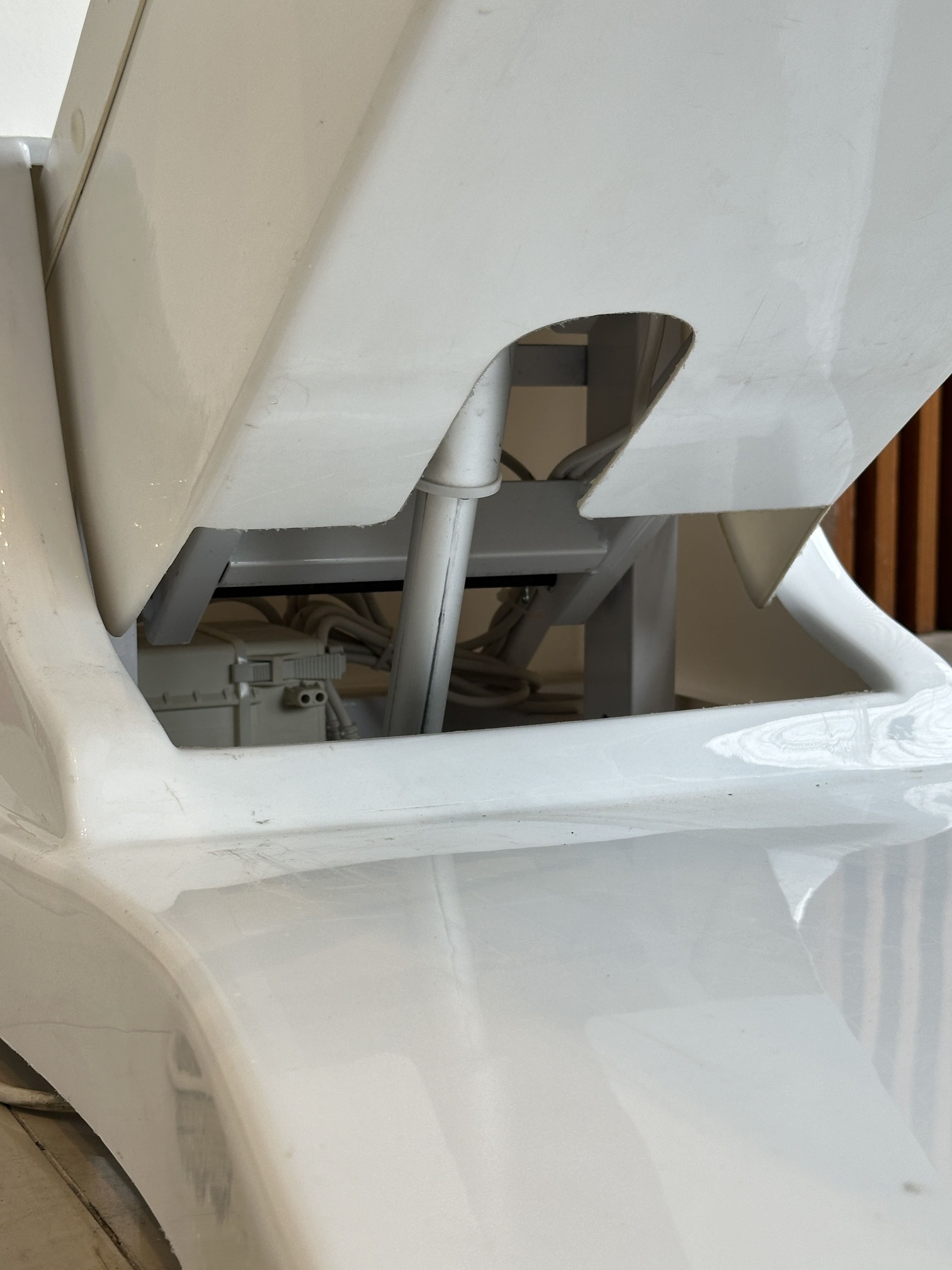 เตียงคลินิกไฟฟ้า เบาะหนัง PU สีครีม โครงขาเหล็กปรับเอนไฟฟ้า (แบบที่ 1) เตียงคลินิกไฟฟ้า เบาะหนัง PU สีครีม โครงขาเหล็กปรับเอนไฟฟ้า (แบบที่ 1)