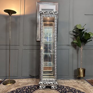 ตู้โชว์กระจกโครงไม้แกะสลั…