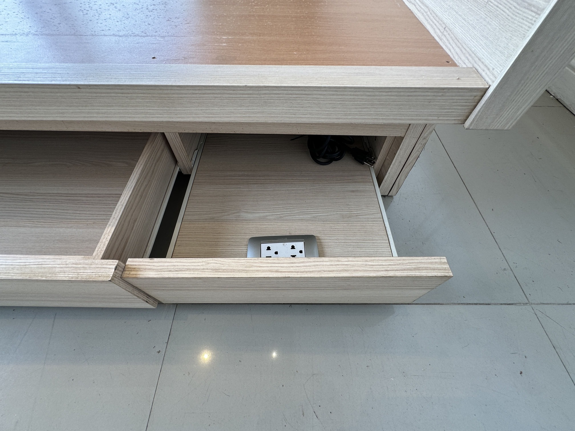 เตียง 5 ฟุต แบรนด์ SB FURNITURE หัวเตียงหุ้มหนัง PU สีเทา เตียง 5 ฟุต แบรนด์ SB FURNITURE หัวเตียงหุ้มหนัง PU สีเทา