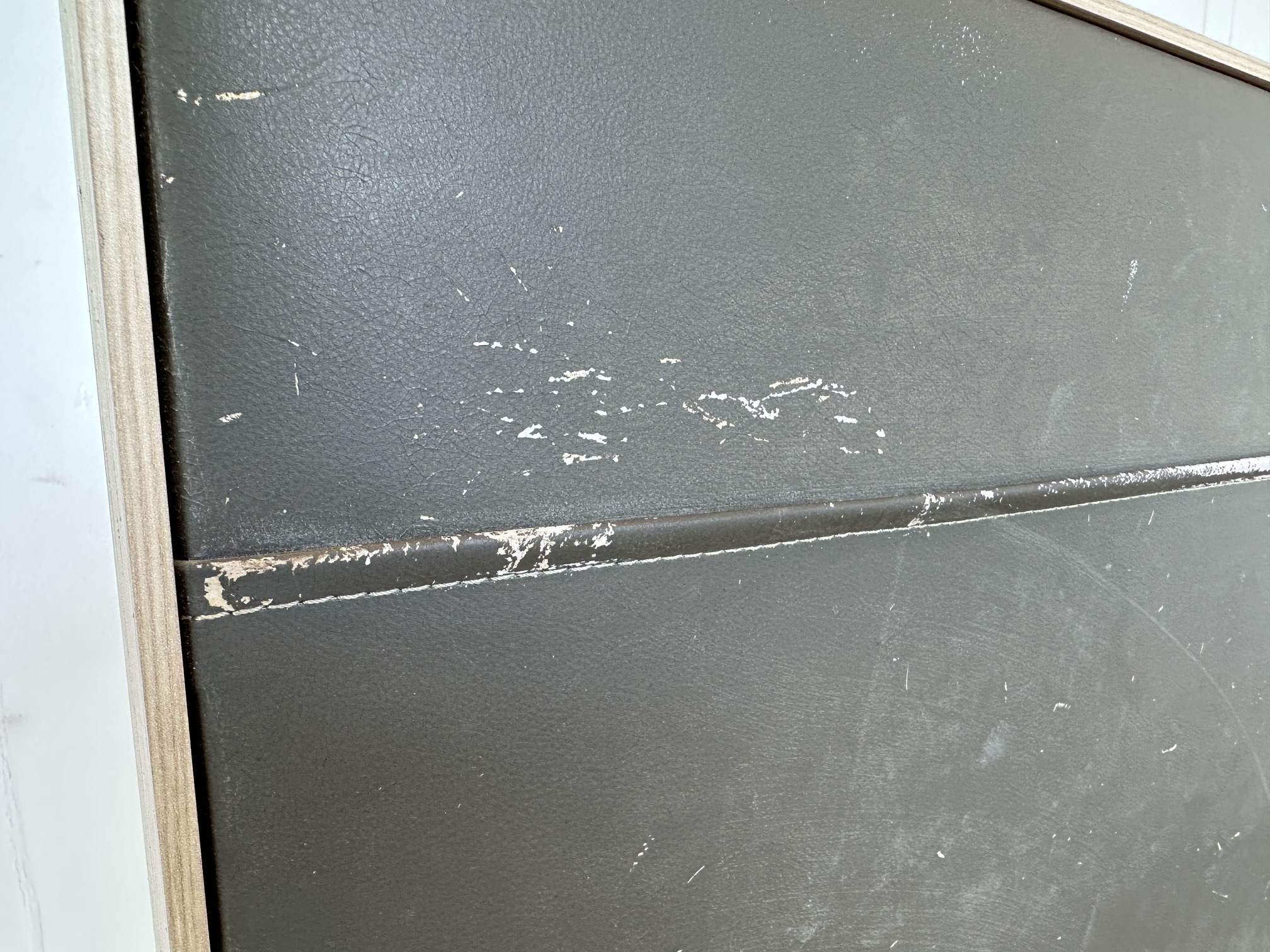 เตียง 5 ฟุต แบรนด์ SB FURNITURE หัวเตียงหุ้มหนัง PU สีเทา เตียง 5 ฟุต แบรนด์ SB FURNITURE หัวเตียงหุ้มหนัง PU สีเทา