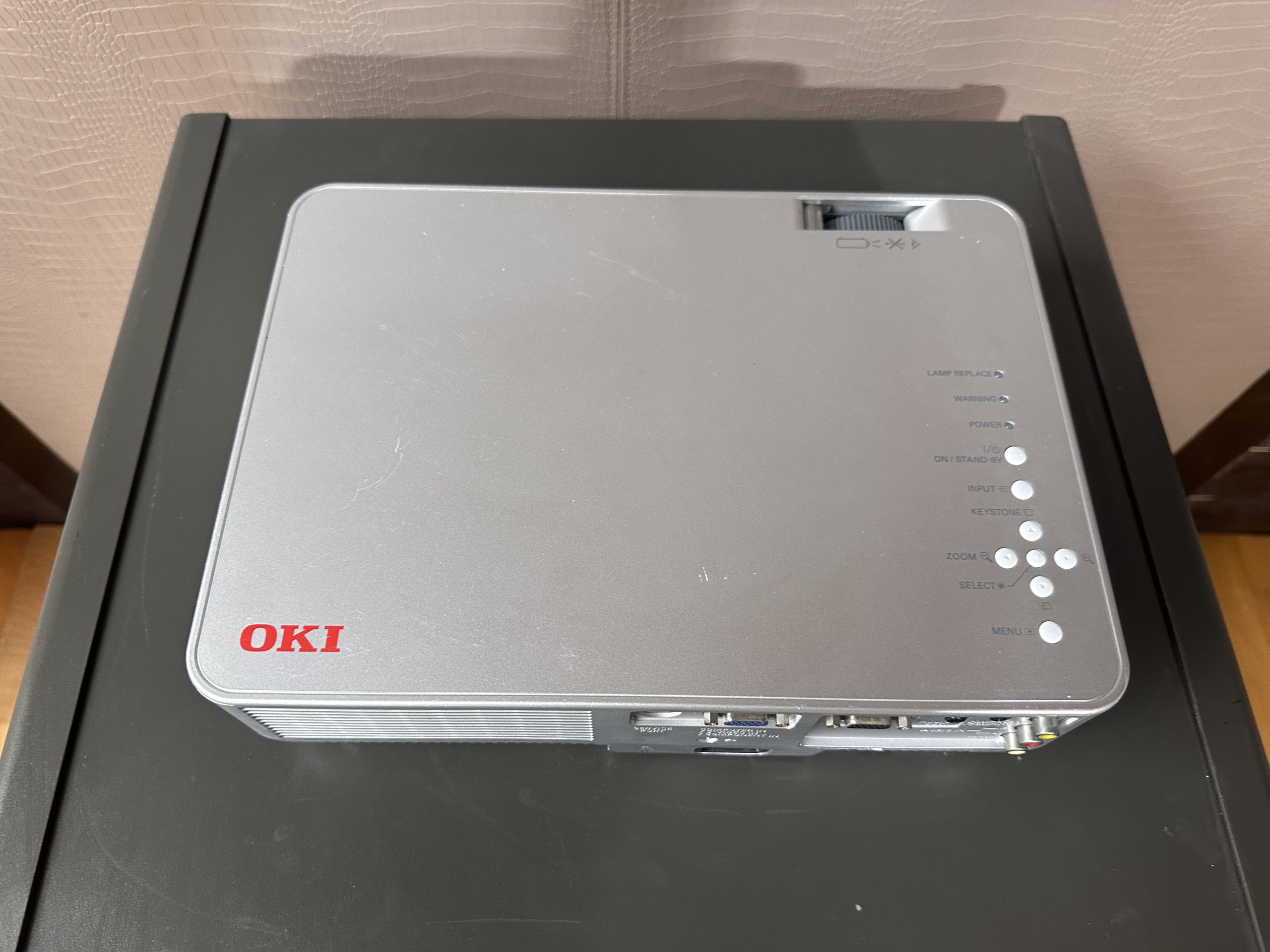 โปรเจคเตอร์ แบรนด์ OKI Model OKI-P15X โปรเจคเตอร์ แบรนด์ OKI Model OKI-P15X