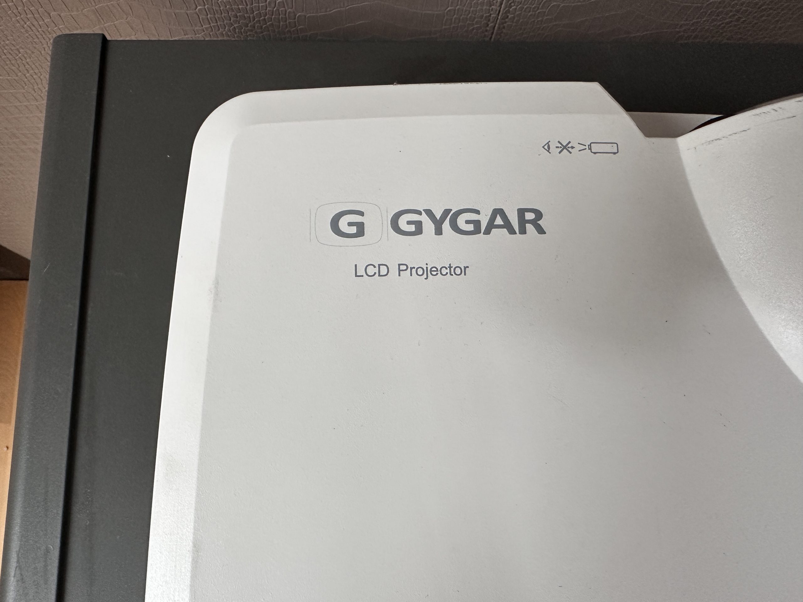 LCD Projector แบรนด์ G GYGAR รุ่น CS 45 LCD Projector แบรนด์ G GYGAR รุ่น CS 45