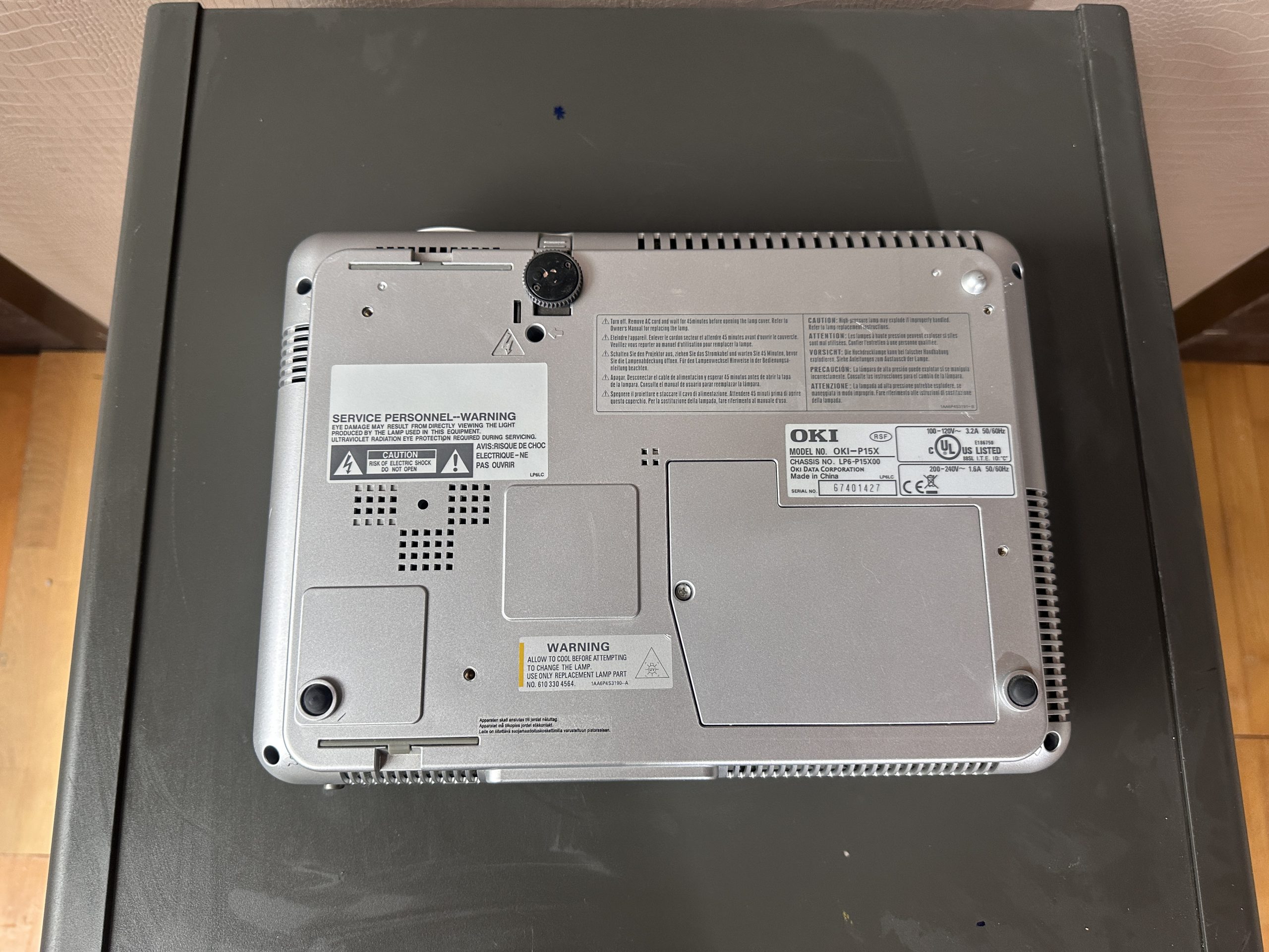 โปรเจคเตอร์ แบรนด์ OKI Model OKI-P15X โปรเจคเตอร์ แบรนด์ OKI Model OKI-P15X