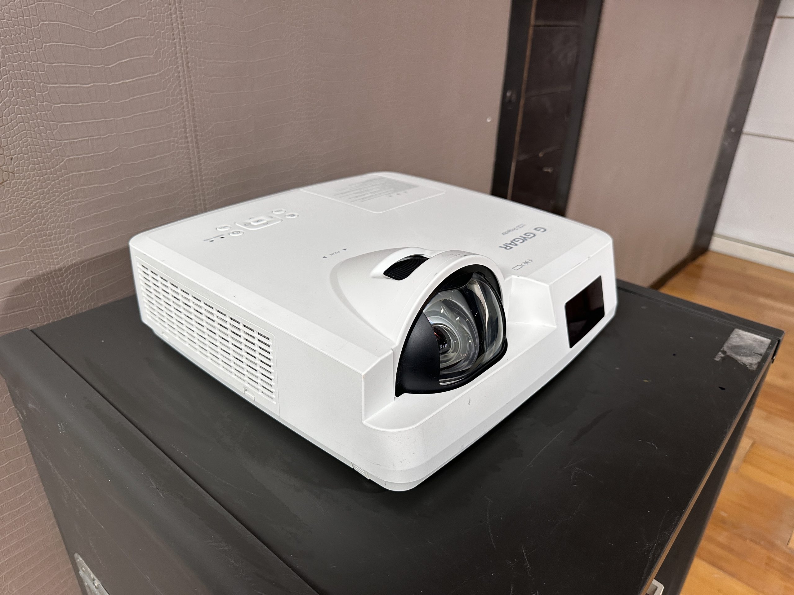 LCD Projector แบรนด์ G GYGAR รุ่น CS 45 LCD Projector แบรนด์ G GYGAR รุ่น CS 45
