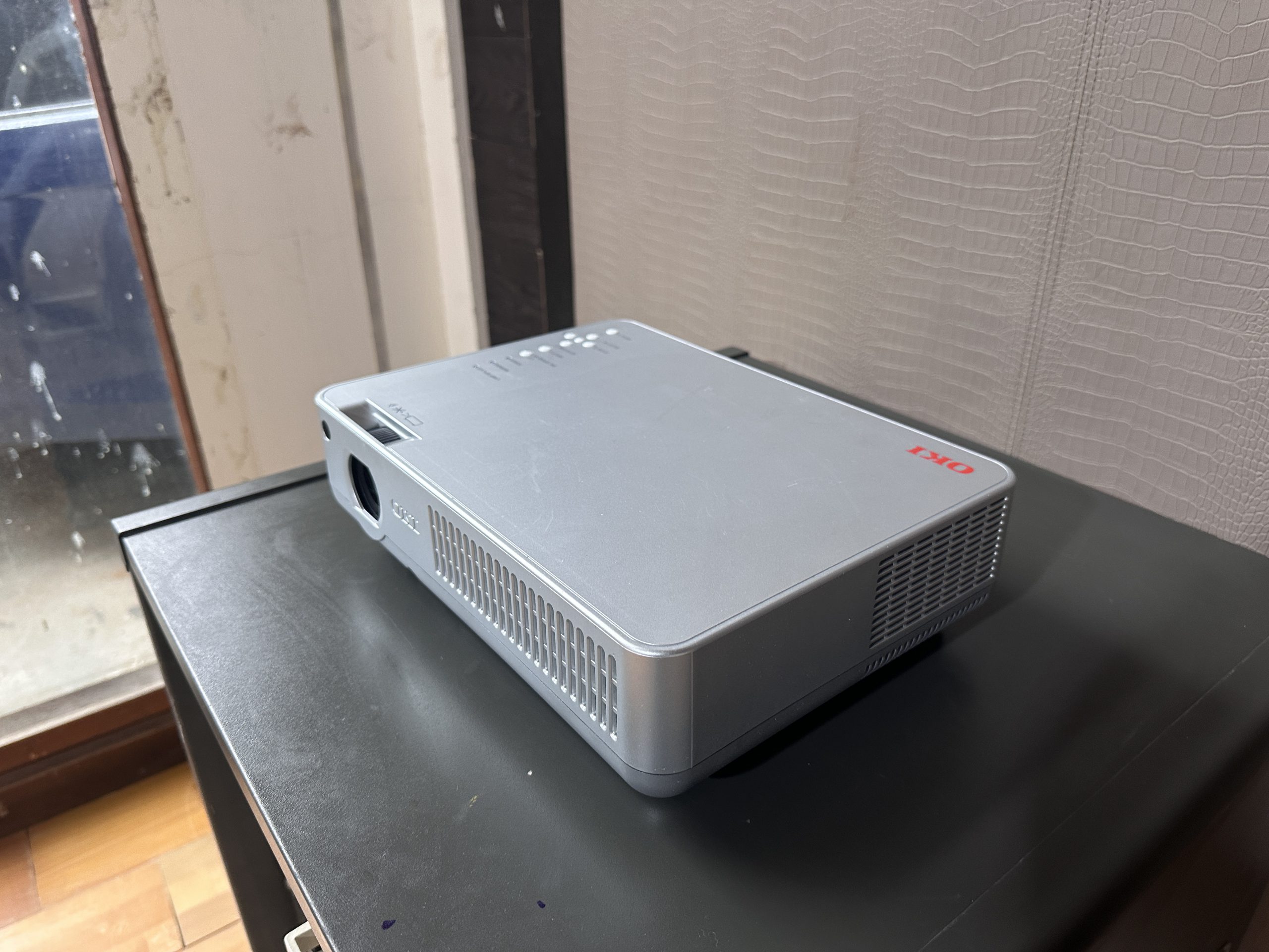 โปรเจคเตอร์ แบรนด์ OKI Model OKI-P15X โปรเจคเตอร์ แบรนด์ OKI Model OKI-P15X