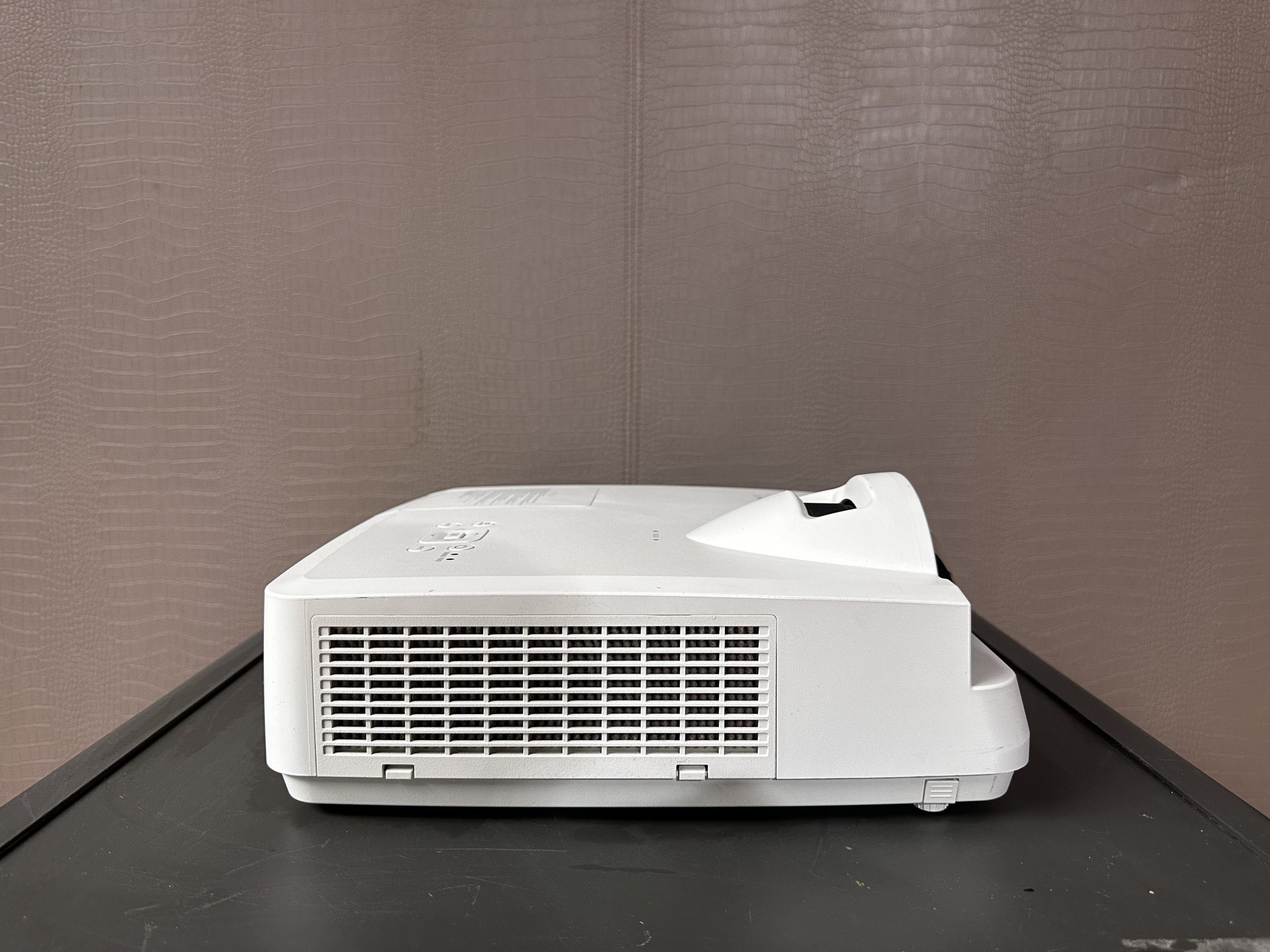 LCD Projector แบรนด์ G GYGAR รุ่น CS 45 LCD Projector แบรนด์ G GYGAR รุ่น CS 45