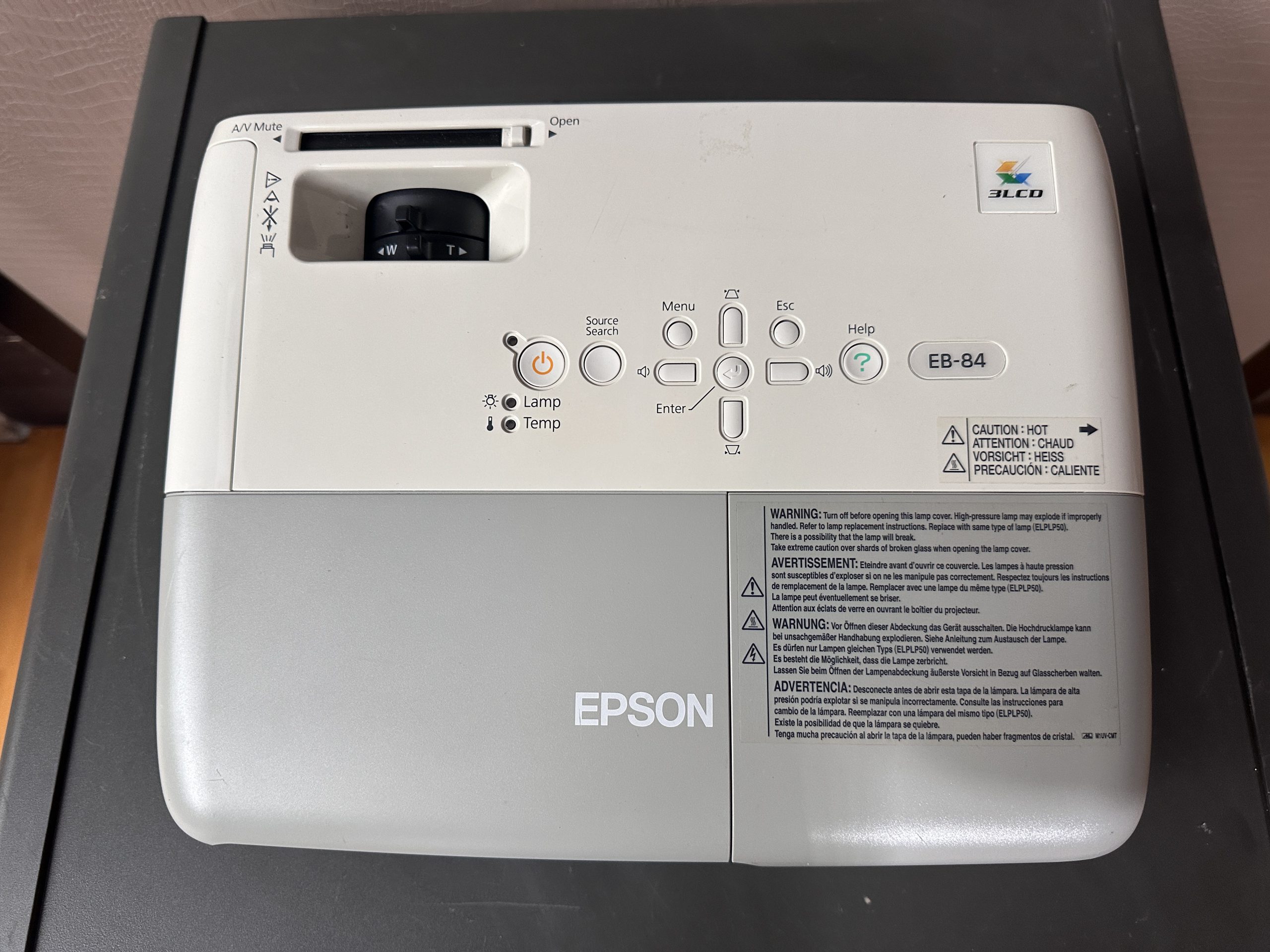 โปรเจคเตอร์ แบรนด์ EPSON รุ่น EB-84 โปรเจคเตอร์ แบรนด์ EPSON รุ่น EB-84
