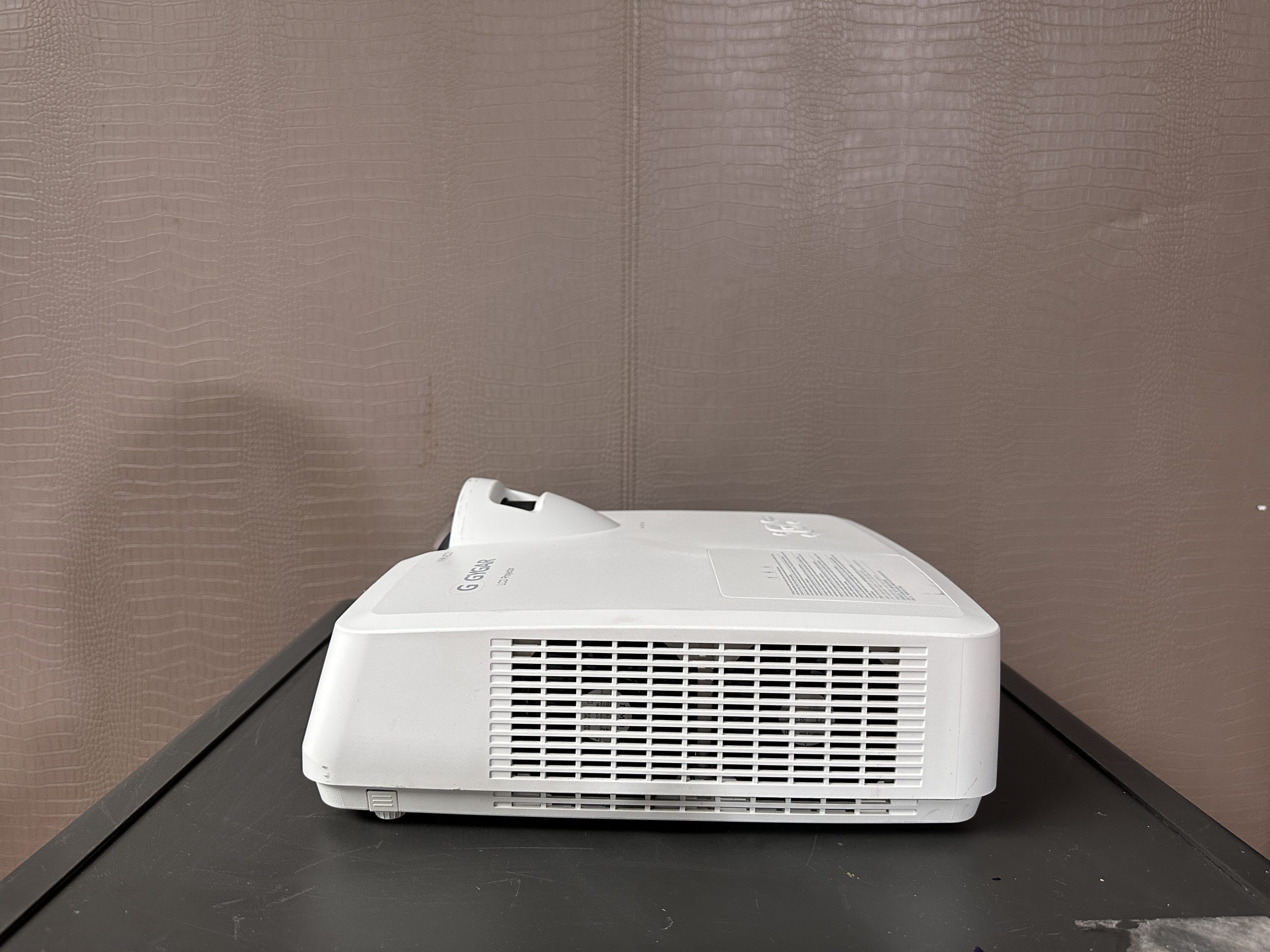 LCD Projector แบรนด์ G GYGAR รุ่น CS 45 LCD Projector แบรนด์ G GYGAR รุ่น CS 45