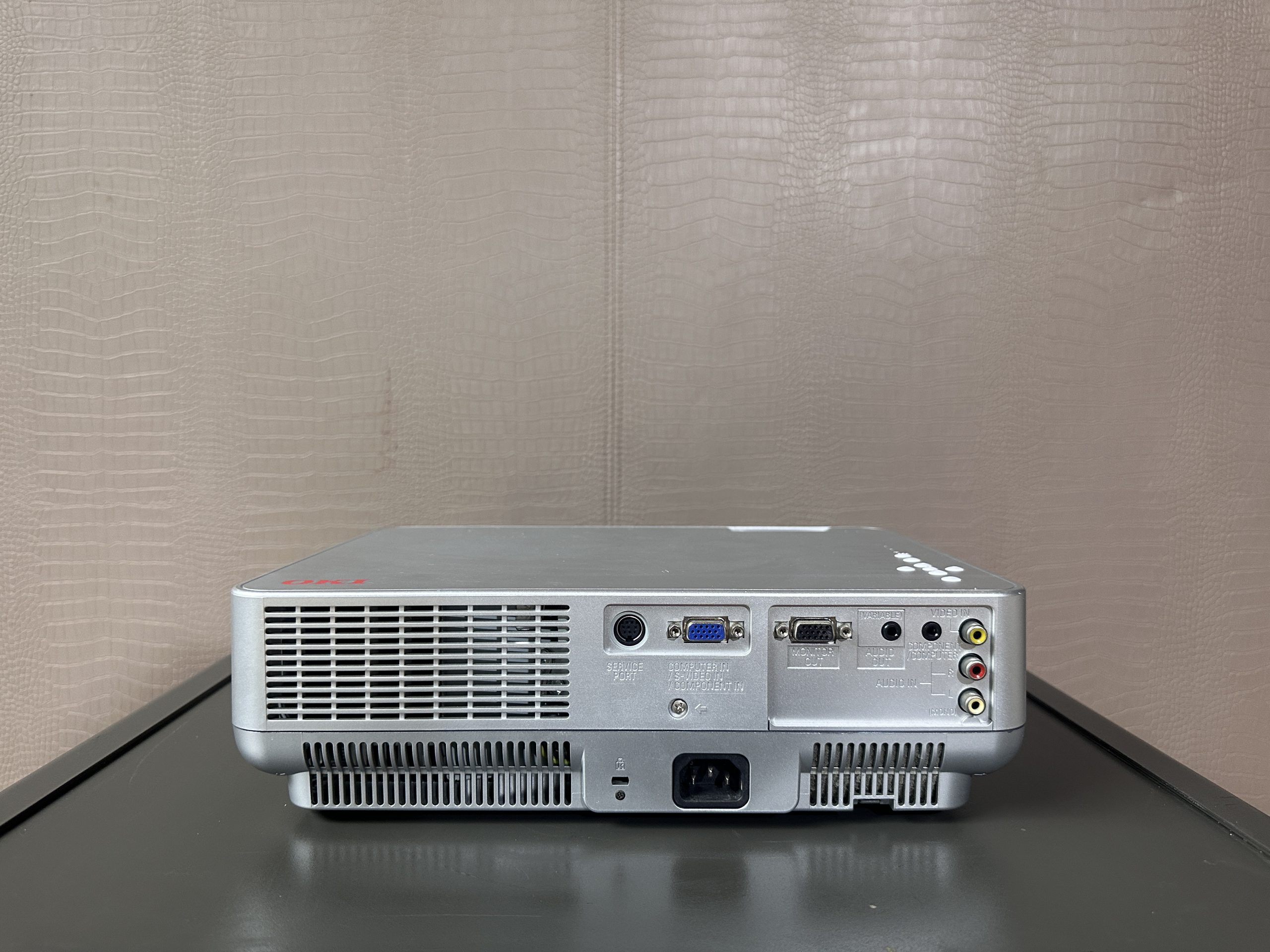 โปรเจคเตอร์ แบรนด์ OKI Model OKI-P15X โปรเจคเตอร์ แบรนด์ OKI Model OKI-P15X