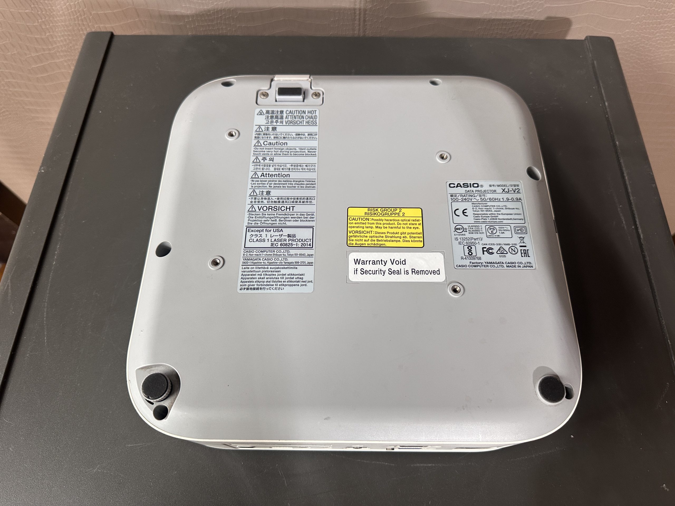 โปรเจคเตอร์ แบรนด์ CASIO รุ่น XJ-V2 สีขาว โปรเจคเตอร์ แบรนด์ CASIO รุ่น XJ-V2 สีขาว