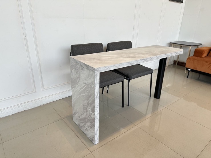 ชุดโต๊ะทานอาหาร 2 ที่นั่ง ท็อปไม้ MDF ปิดผิวลายหินอ่อนสีขาว ขาเหล็กสีดำ พร้อมเก้าอี้ ชุดโต๊ะทานอาหาร 2 ที่นั่ง ท็อปไม้ MDF ปิดผิวลายหินอ่อนสีขาว ขาเหล็กสีดำ พร้อมเก้าอี้