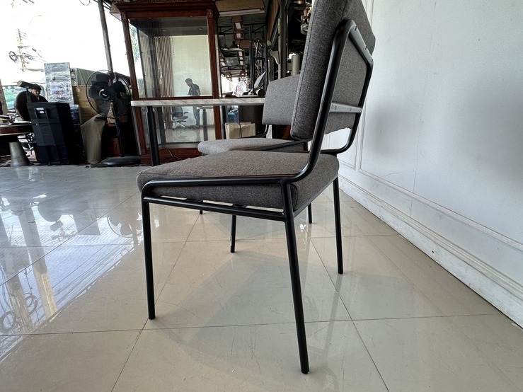 ชุดโต๊ะทานอาหาร 2 ที่นั่ง ท็อปไม้ MDF ปิดผิวลายหินอ่อนสีขาว ขาเหล็กสีดำ พร้อมเก้าอี้ ชุดโต๊ะทานอาหาร 2 ที่นั่ง ท็อปไม้ MDF ปิดผิวลายหินอ่อนสีขาว ขาเหล็กสีดำ พร้อมเก้าอี้