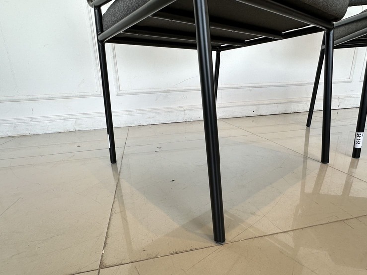 ชุดโต๊ะทานอาหาร 2 ที่นั่ง ท็อปไม้ MDF ปิดผิวลายหินอ่อนสีขาว ขาเหล็กสีดำ พร้อมเก้าอี้ ชุดโต๊ะทานอาหาร 2 ที่นั่ง ท็อปไม้ MDF ปิดผิวลายหินอ่อนสีขาว ขาเหล็กสีดำ พร้อมเก้าอี้