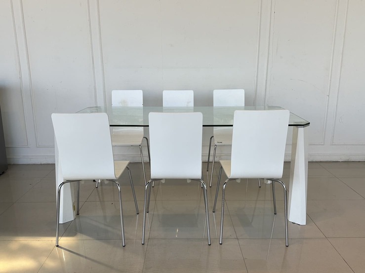 ชุดโต๊ะทานอาหาร 6 ที่นั่ง แบรนด์ INDEX ชุดโต๊ะทานอาหาร 6 ที่นั่ง แบรนด์ INDEX