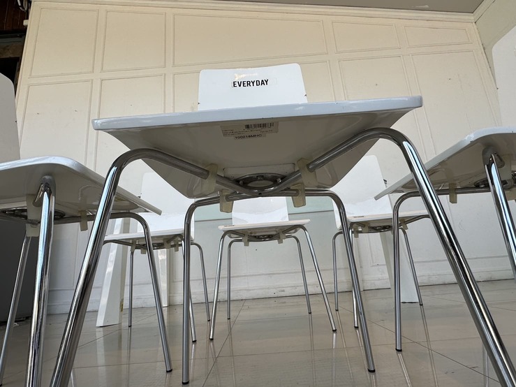 ชุดโต๊ะทานอาหาร 6 ที่นั่ง แบรนด์ INDEX ชุดโต๊ะทานอาหาร 6 ที่นั่ง แบรนด์ INDEX