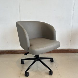 เก้าอี้สำนักงาน เบาะหนัง PU สีเทา