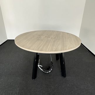 โต๊ะทำงาน ท็อปกลมไม้ปิดผิ… โต๊ะทำงาน ท็อปกลมไม้ปิดผิ…