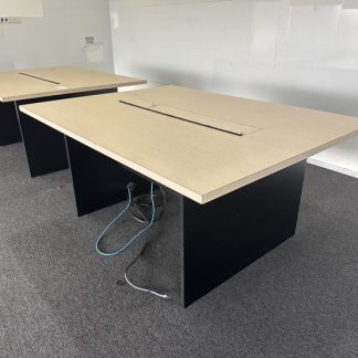 โต๊ะประชุม 4-6 ที่นั่ง ท็… โต๊ะประชุม 4-6 ที่นั่ง ท็…