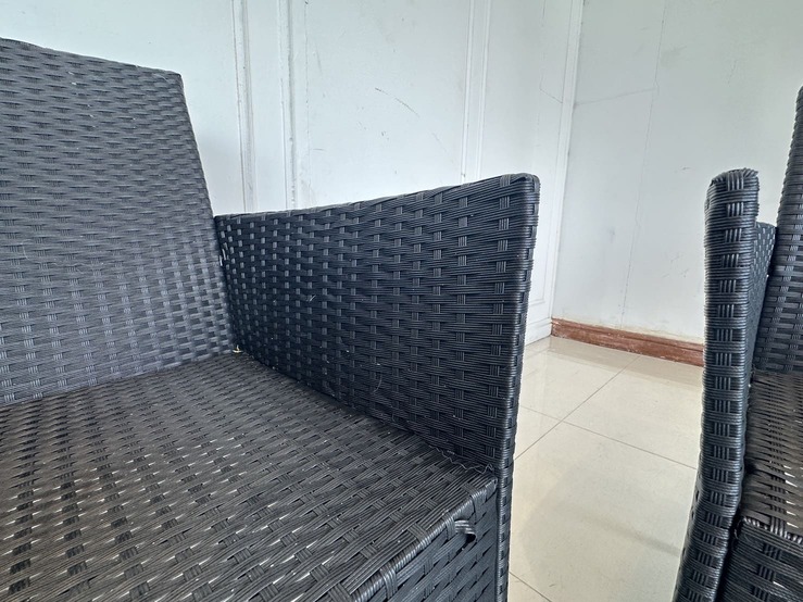 ชุดรับแขกหวายเทียม 4 ที่นั่ง พร้อมโต๊ะกลาง ท็อปวางกระจก สีดำ ชุดรับแขกหวายเทียม 4 ที่นั่ง พร้อมโต๊ะกลาง ท็อปวางกระจก สีดำ