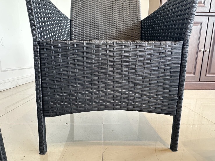 ชุดรับแขกหวายเทียม 4 ที่นั่ง พร้อมโต๊ะกลาง ท็อปวางกระจก สีดำ ชุดรับแขกหวายเทียม 4 ที่นั่ง พร้อมโต๊ะกลาง ท็อปวางกระจก สีดำ