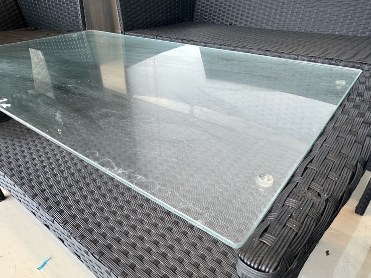 ชุดรับแขกหวายเทียม 4 ที่นั่ง พร้อมโต๊ะกลาง ท็อปวางกระจก สีดำ ชุดรับแขกหวายเทียม 4 ที่นั่ง พร้อมโต๊ะกลาง ท็อปวางกระจก สีดำ