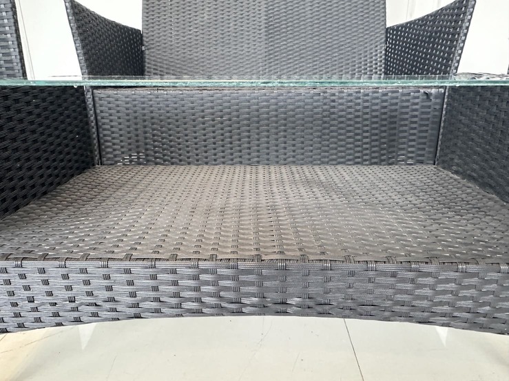 ชุดรับแขกหวายเทียม 4 ที่นั่ง พร้อมโต๊ะกลาง ท็อปวางกระจก สีดำ ชุดรับแขกหวายเทียม 4 ที่นั่ง พร้อมโต๊ะกลาง ท็อปวางกระจก สีดำ