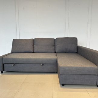 โซฟา 3 ที่นั่ง เบาะผ้ากำมะหยี่สีแดง พิงหลังดึงดุม