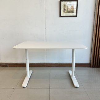 โต๊ะทำงาน แบรนด์ IKEA รุ่…