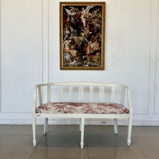 โซฟา 3 ที่นั่ง เบาะผ้ากำมะหยี่สีแดง พิงหลังดึงดุม