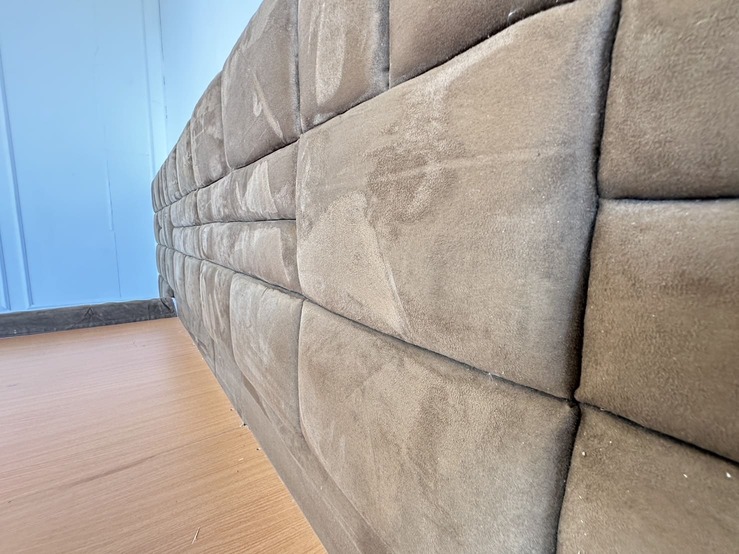 เตียงนอน 6 ฟุต แบรนด์ SB FURNITURE โครงและหัวเตียงหุ้มผ้ากำมะหยี่สีน้ำตาล เตียงนอน 6 ฟุต แบรนด์ SB FURNITURE โครงและหัวเตียงหุ้มผ้ากำมะหยี่สีน้ำตาล