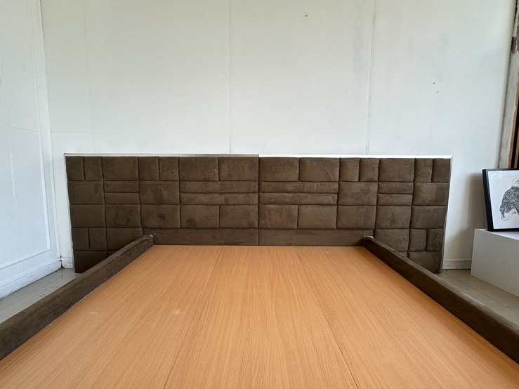 เตียงนอน 6 ฟุต แบรนด์ SB FURNITURE โครงและหัวเตียงหุ้มผ้ากำมะหยี่สีน้ำตาล เตียงนอน 6 ฟุต แบรนด์ SB FURNITURE โครงและหัวเตียงหุ้มผ้ากำมะหยี่สีน้ำตาล