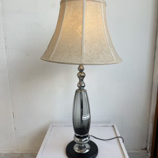 โคมไฟตั้งโต๊ะ โป๊ะผ้าสีคร…