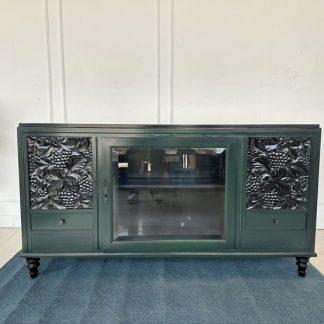 ตู้วางทีวี 4 ลิ้นชัก ไม้ MDF สีขาว พร้อมช่องสายไฟ โครงขาเหล็ก สีดำ