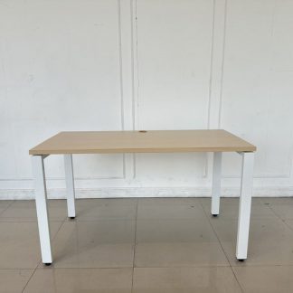 โต๊ะทำงาน ท็อปไม้ MDF สีบ… โต๊ะทำงาน ท็อปไม้ MDF สีบ…