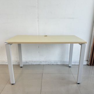 โต๊ะทำงาน ท็อปไม้ MDF สีบ… โต๊ะทำงาน ท็อปไม้ MDF สีบ…