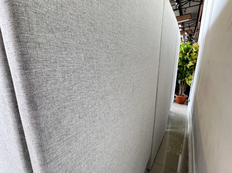 โซฟาพักผ่อน โซฟาสำหรับนั่งรอ เบาะผ้าสีเทา โต๊ะเลคเชอร์ไม้ MDF ขาไม้สนสีน้ำตาล พร้อมชุดแขวนทีวี และปลั๊กไฟ ช่อง USB โซฟาพักผ่อน โซฟาสำหรับนั่งรอ เบาะผ้าสีเทา โต๊ะเลคเชอร์ไม้ MDF ขาไม้สนสีน้ำตาล พร้อมชุดแขวนทีวี และปลั๊กไฟ ช่อง USB